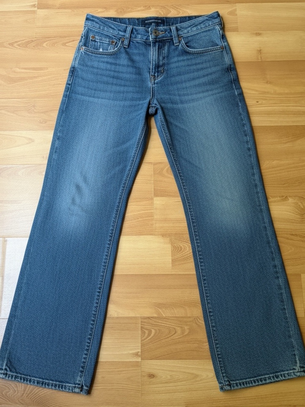 Aeropostale Women's Wide Leg Jeans in Medium Blue